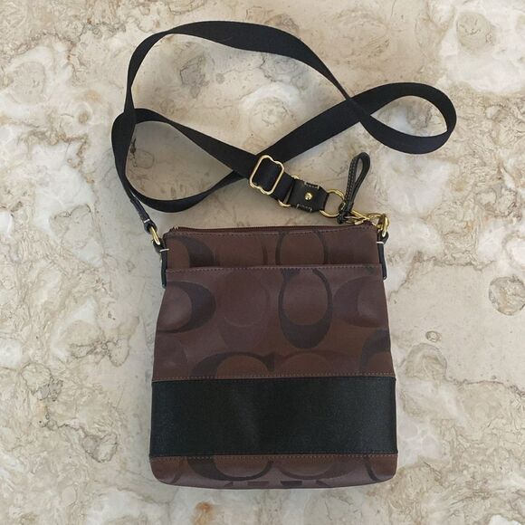 Coach Black/Aubergine Brown Signature Canvas Swingpack Adjustable Crossbody Bag - Picture 7 of 17